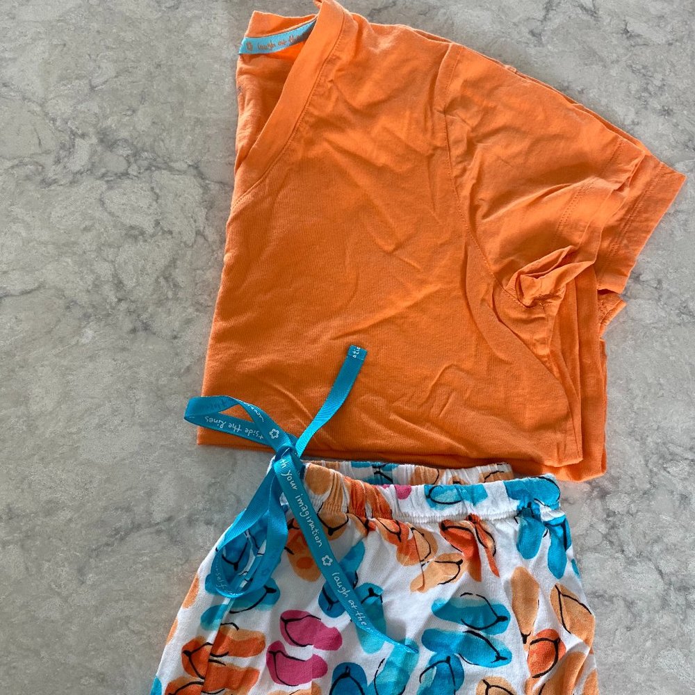 Hue Flip Flop Matching Pajama Set